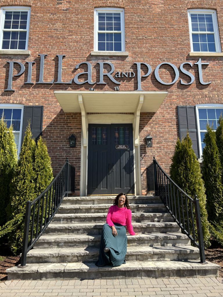 Your host, Andréa Jones, invites you to the Savvy Social Retreat